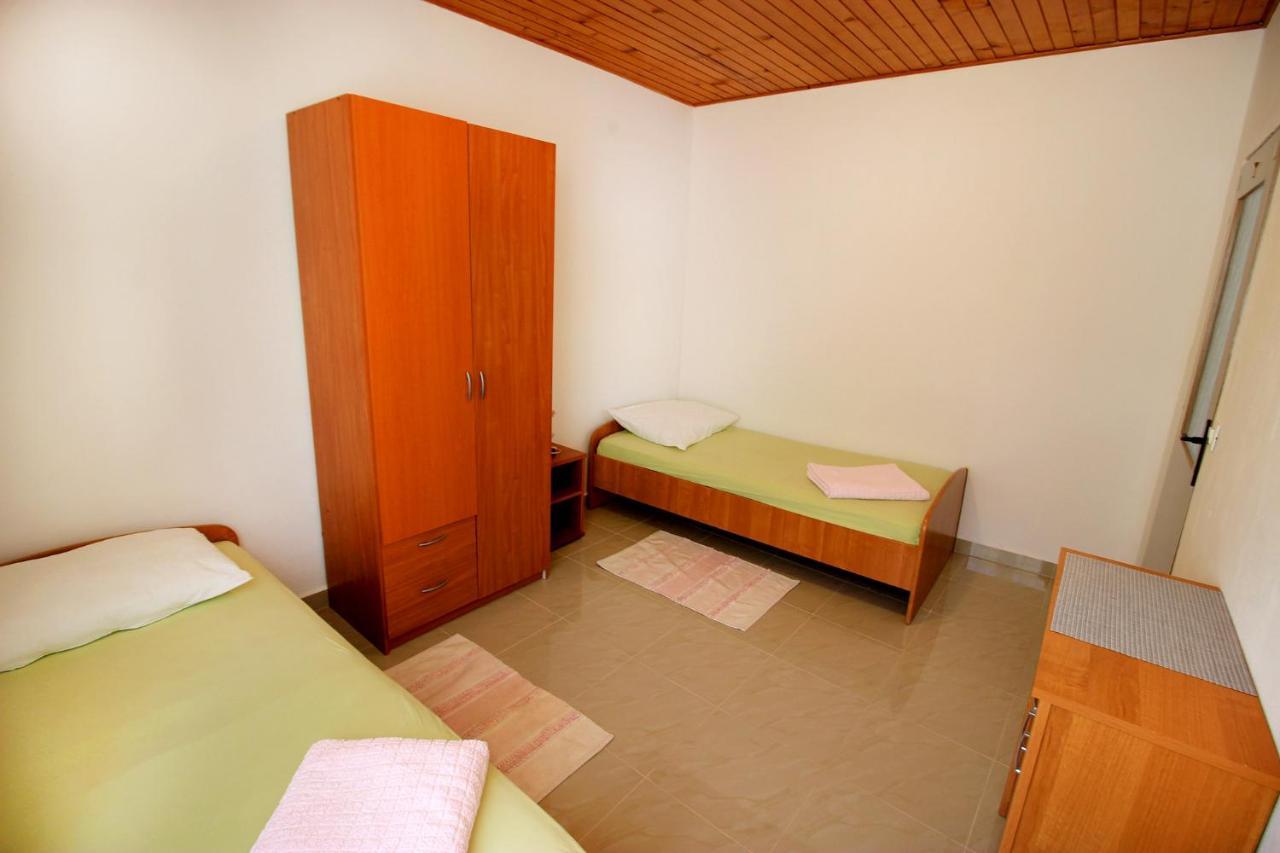 The Peaceful Vacation Apartment Metajna Exterior photo