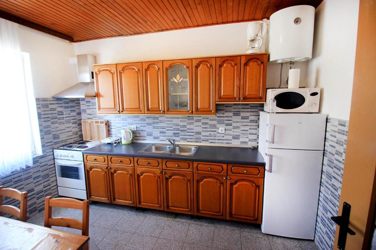 The Peaceful Vacation Apartment Metajna Exterior photo